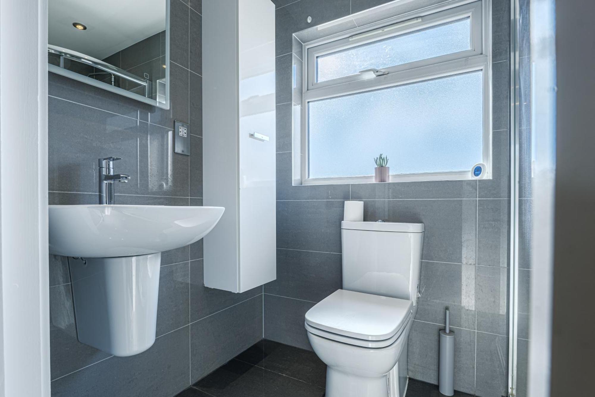 West Residence Bromley Ngoại thất bức ảnh