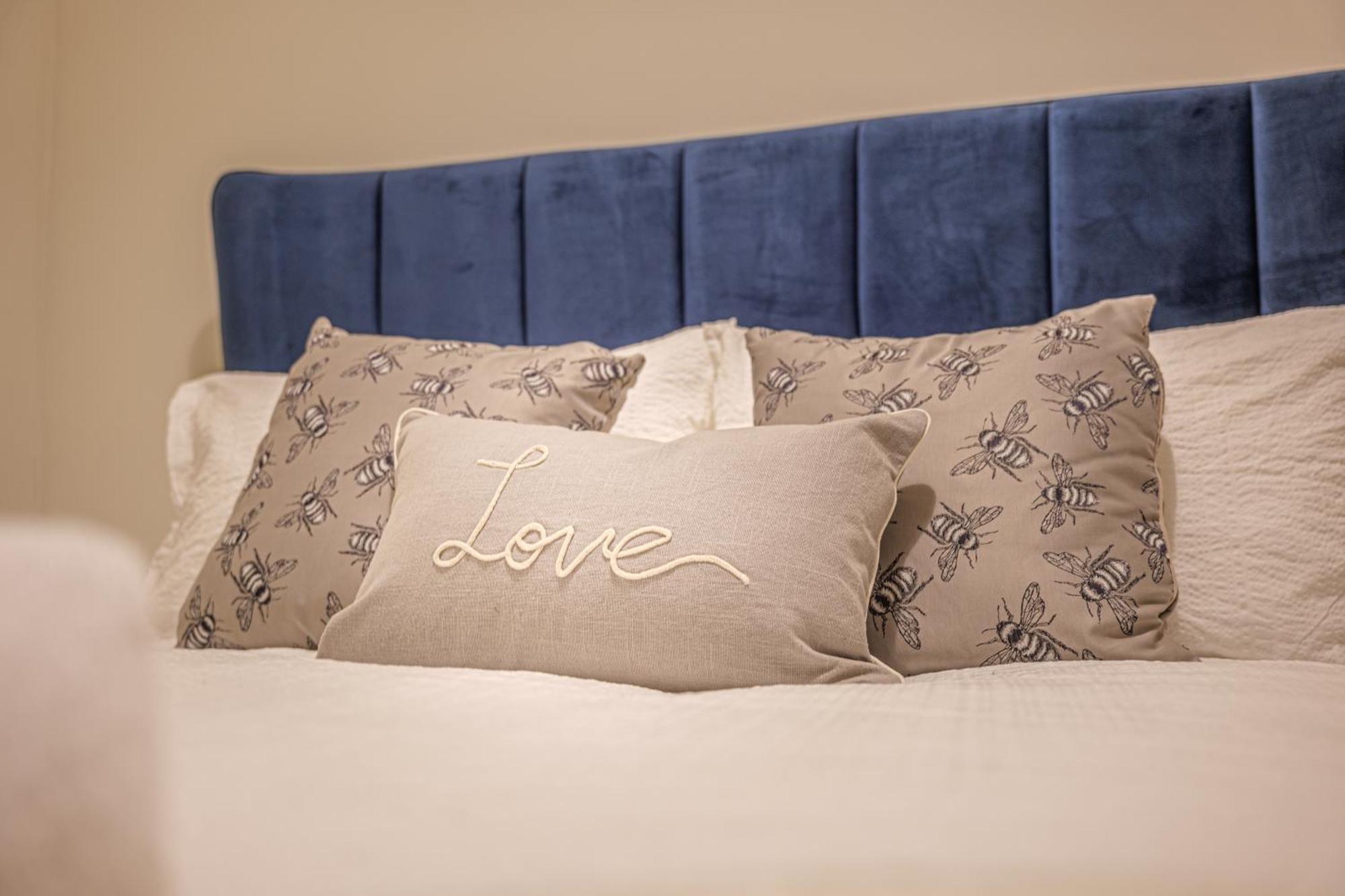 West Residence Bromley Ngoại thất bức ảnh