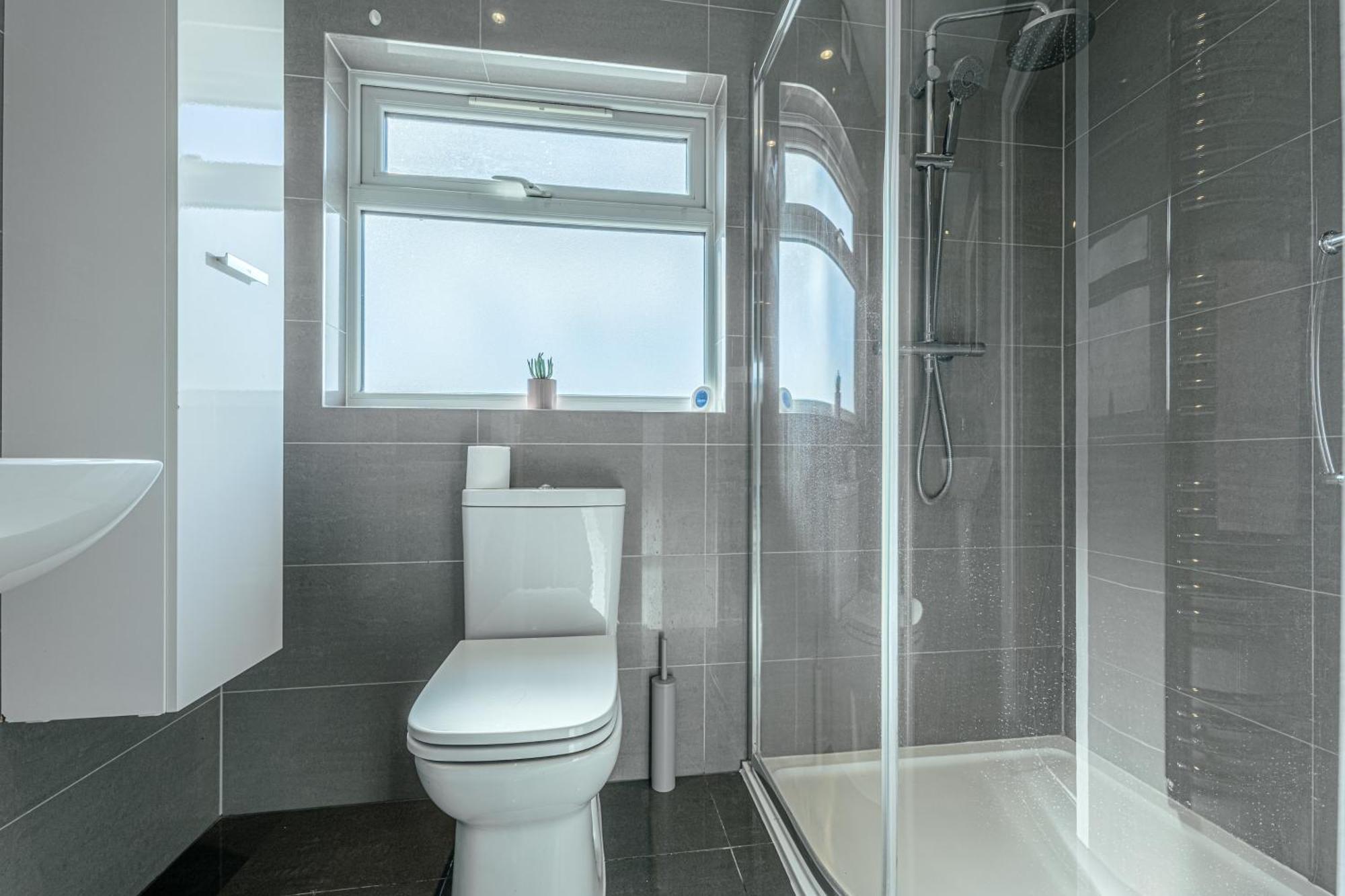 West Residence Bromley Ngoại thất bức ảnh